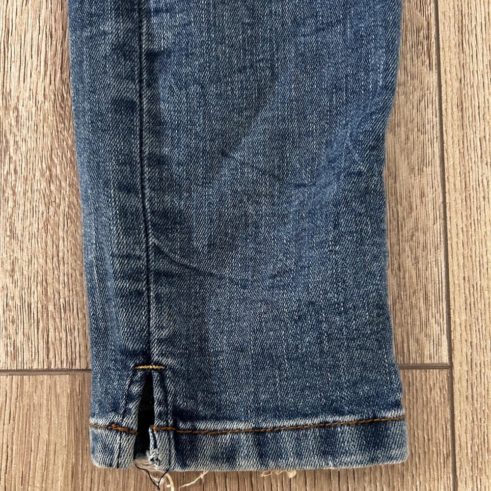 Distressed Blue Jeans - Picture 7 of 8